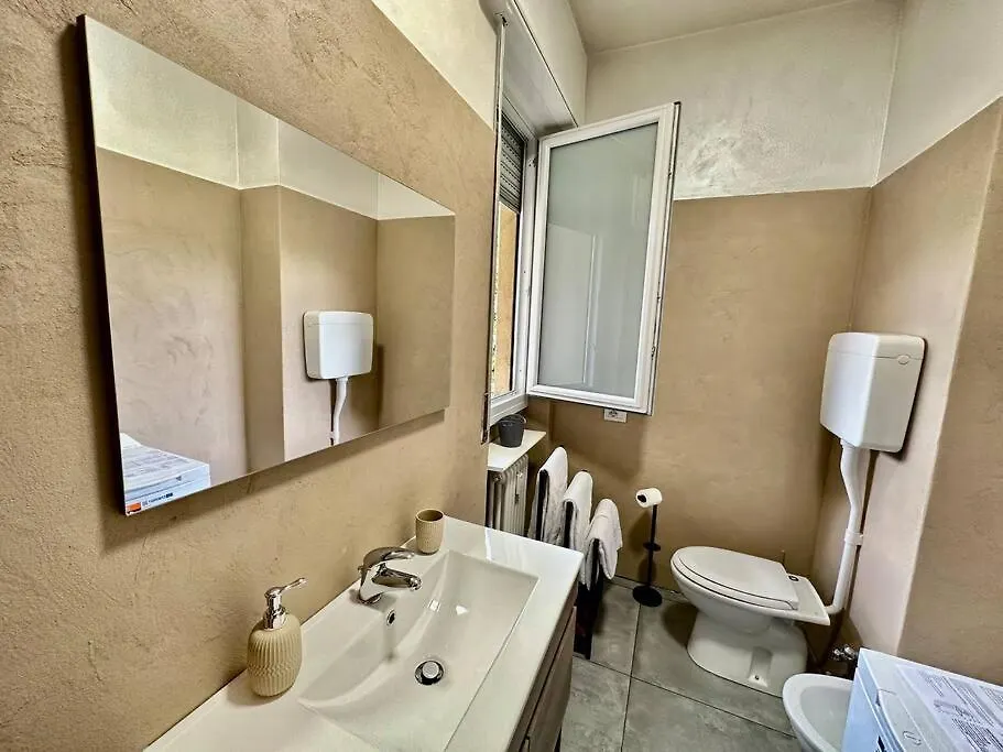 Low Cost Holiday An Business House And Free Park By Revenue House Como Apartment