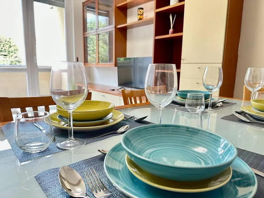 Apartment Low Cost Holiday An Business House And Free Park By Revenue House Como Italy