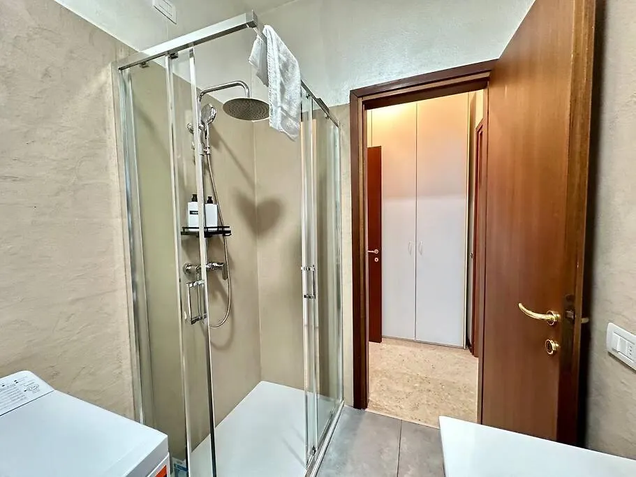 Apartment Low Cost Holiday An Business House And Free Park By Revenue House Como