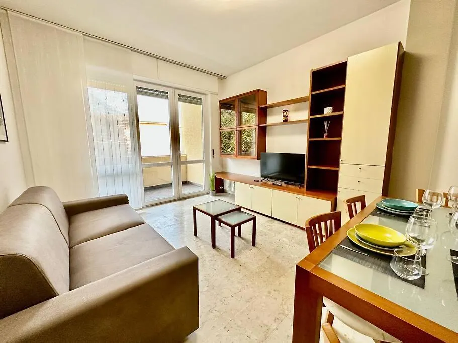Low Cost Holiday An Business House And Free Park By Revenue House Como 0*,
