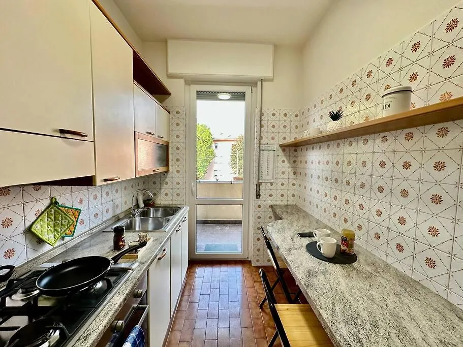 Low Cost Holiday An Business House And Free Park By Revenue House Como 0*,